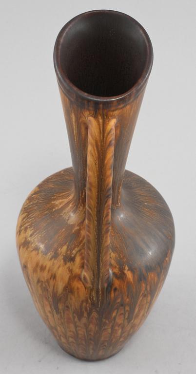 HÄNKELVAS, stengods, Gunnar Nylund, Rörstrand, omkring 1900-talets mitt.