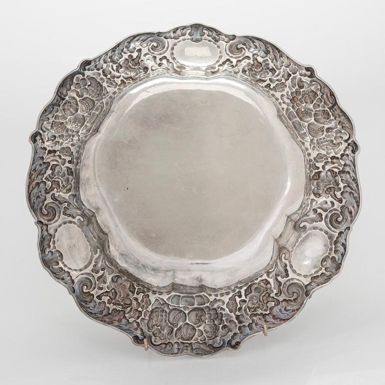 A silver centrepiece bowl, import mark Oskar Lindroos, Helsinki 1929.