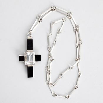 A Wiwen Nilsson silver and onyx pendant and chain, Lund 1939.