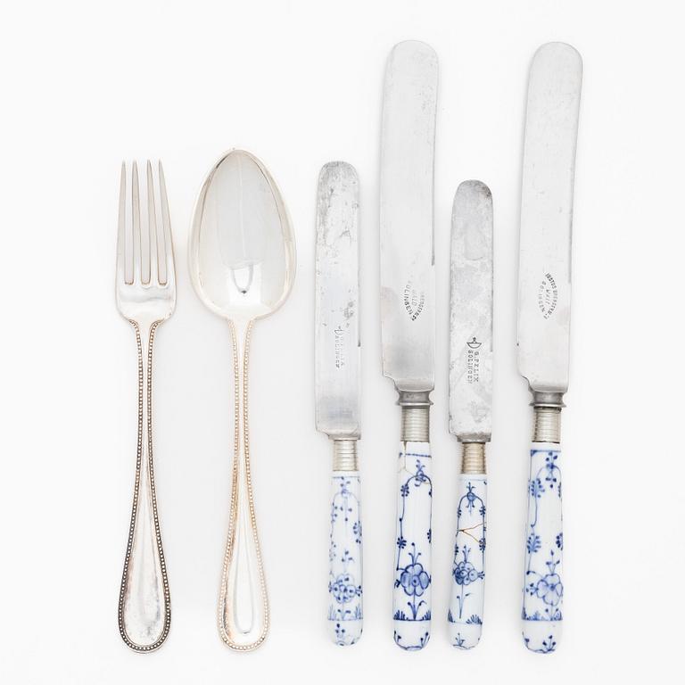 Bestickservisdelar, 37 st, silver samt porslin, "Musselmalet" och rostfritt stål,  bl.a. P. Hertz, Danmark 1926.