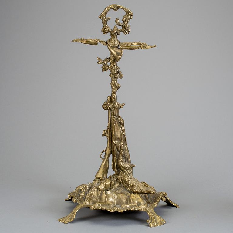 PARAPLYSTÄLL, gulmetall, 1900-talets andra hälft.