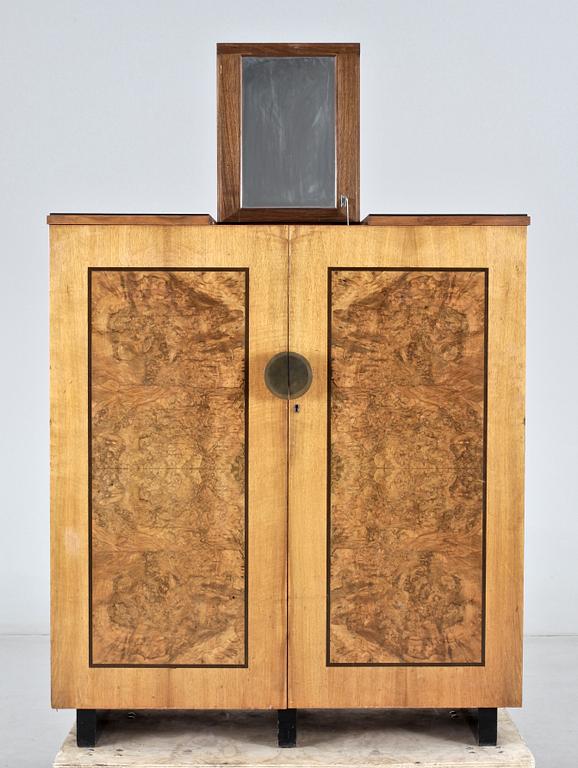 SKÅP, Erik Chambert för Chamberts Möbelfabrik, 1930-tal.