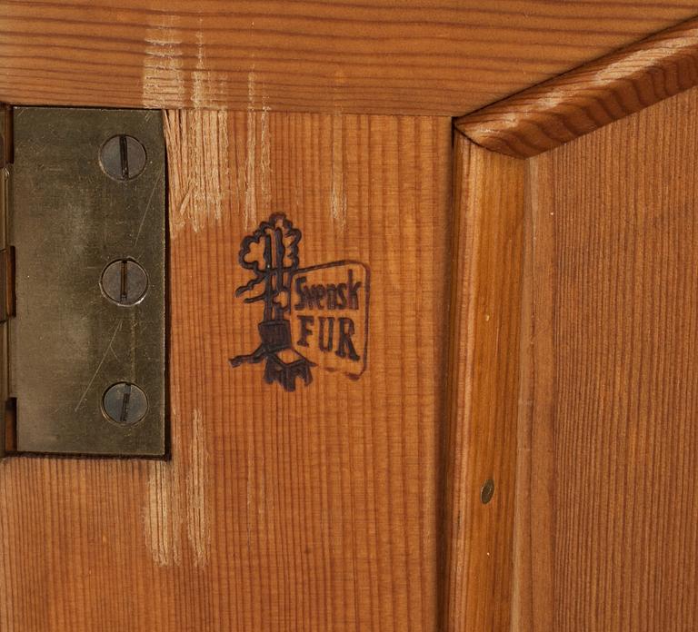 SKÅP, Svensk fur, brännmärkt.