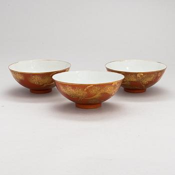 Three Chinese Guangxus marked porcelain bowls, first half of the 20th century.