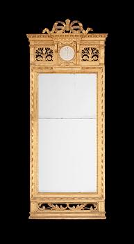 633. A Gustavian late 18th century mirror.