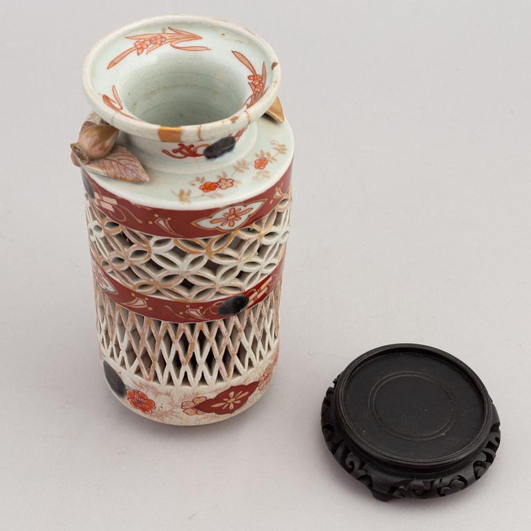 A Japanese vase and a bowl, 18th and 19th Century.
