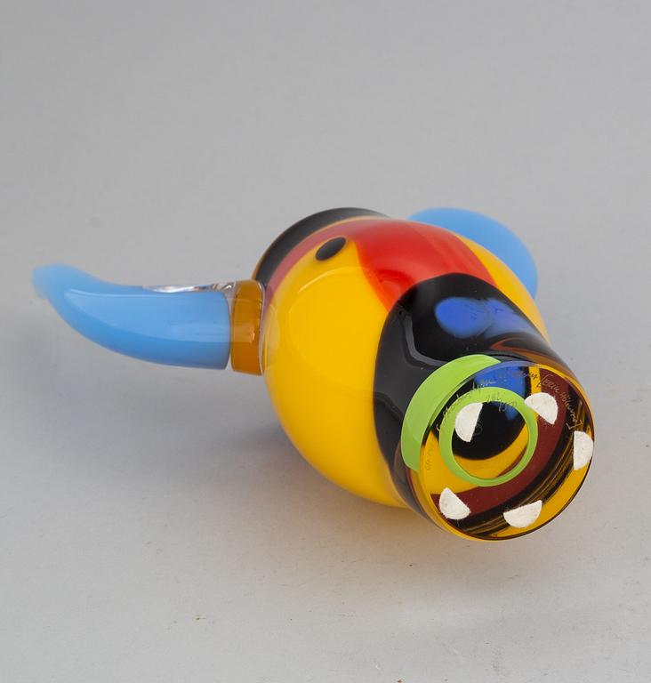 A glass sculpture / vase by Erik Höglund for Strömbergshyttan, numbered 282/350, signed and dated 1992.