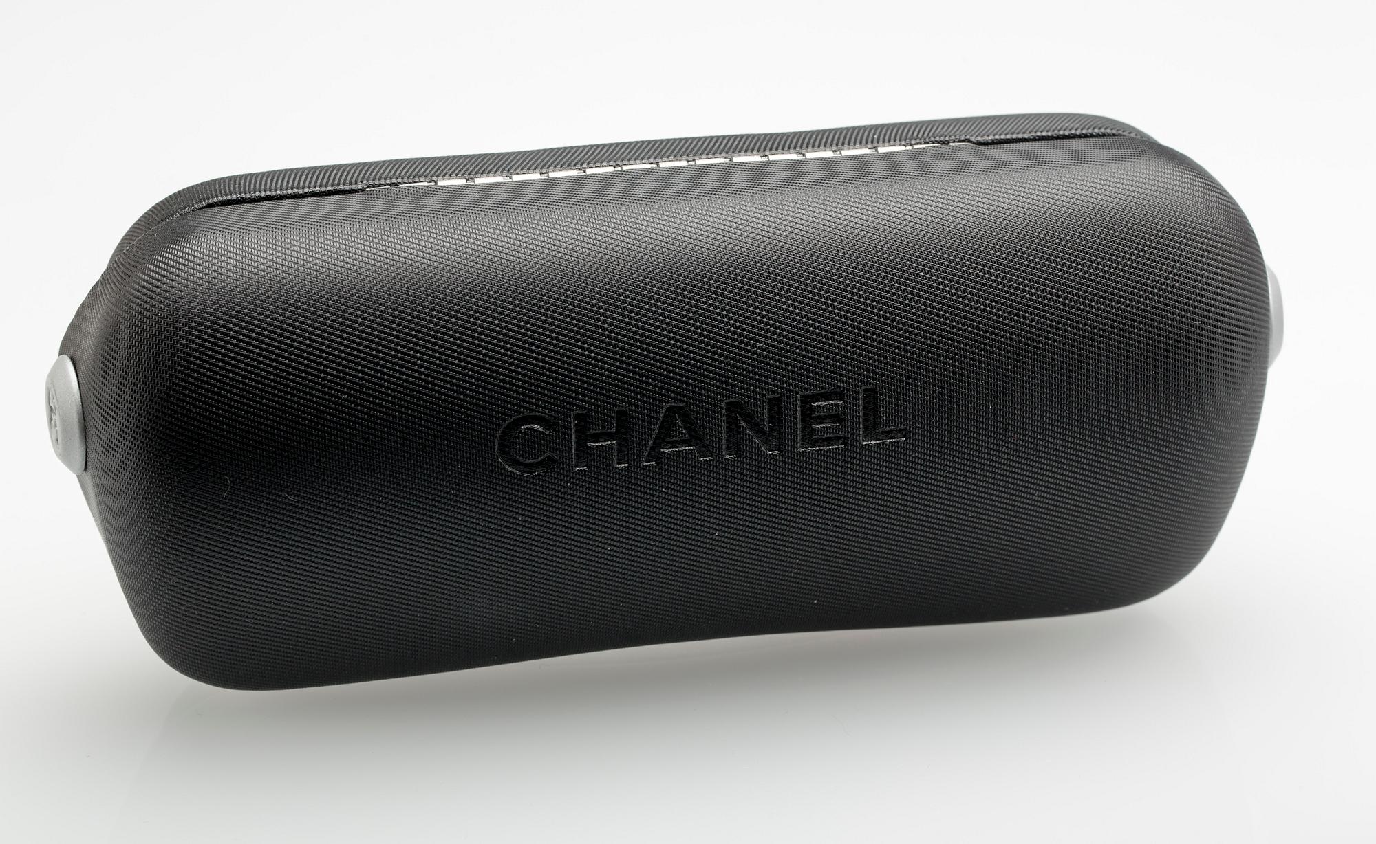 SOLGLASÖGON, Chanel.