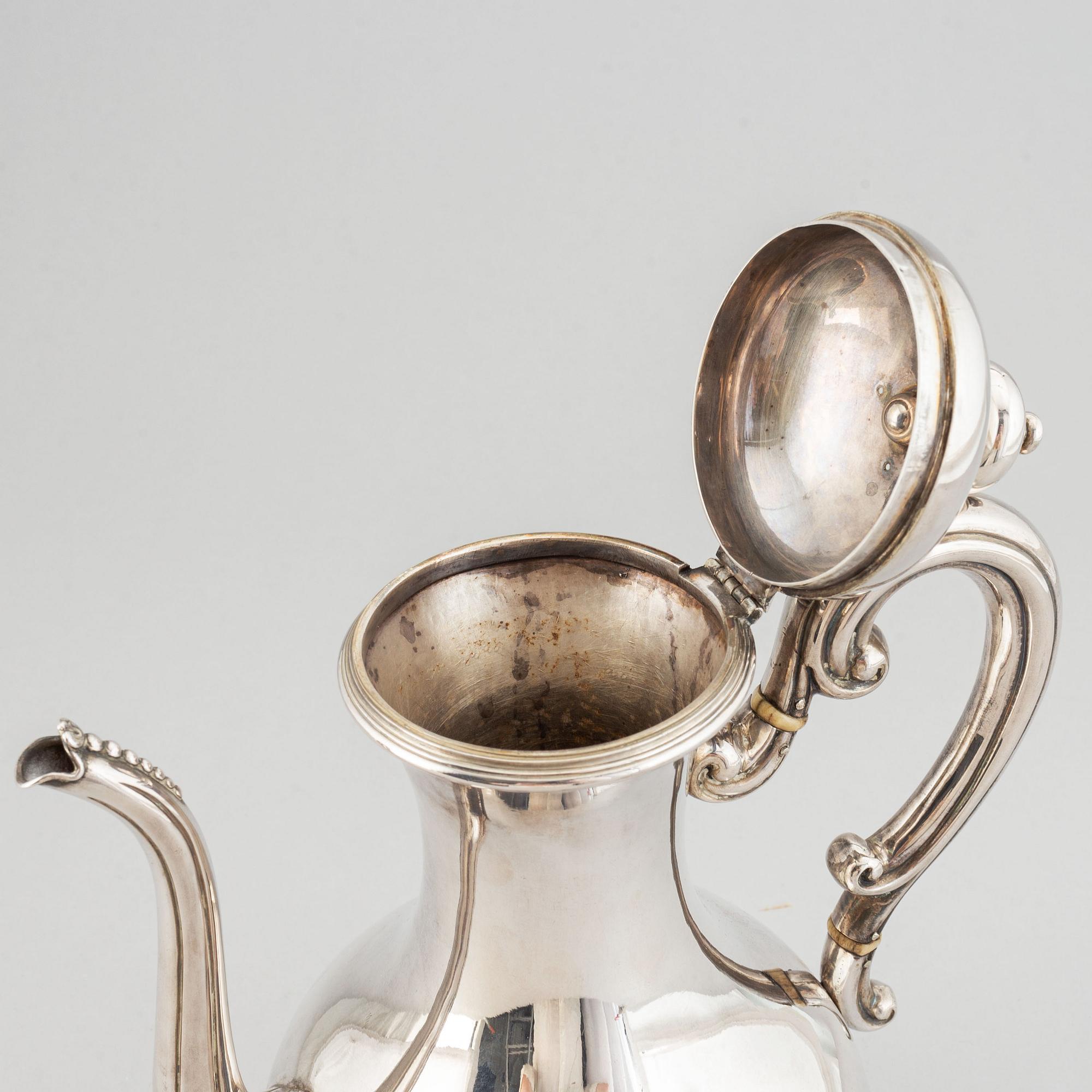Kaffekanna, silver, Stockholm, 1800-talets andra hälft.