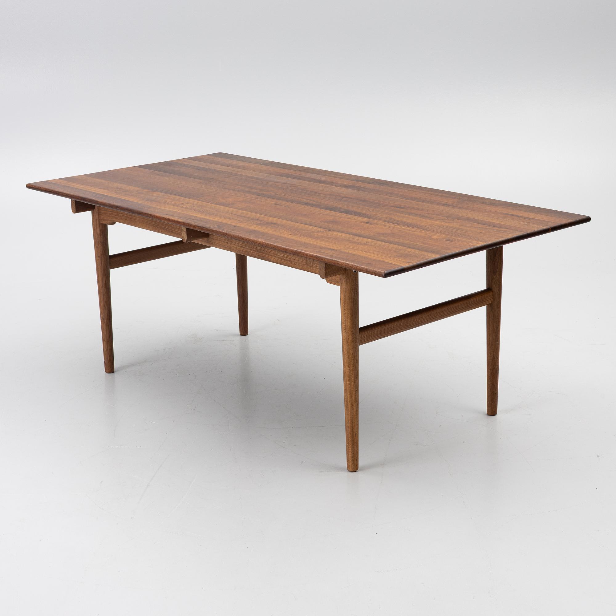 Hans J. Wegner, matbord, CH327, Carl Hansen & Son, Danmark, samtida tillverkning.