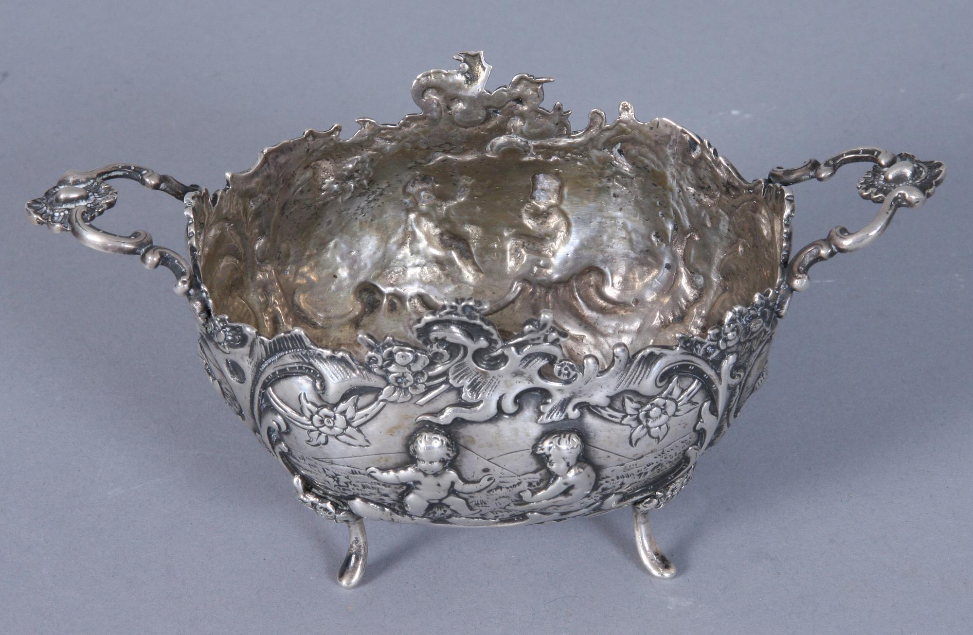SKÅL, silver, rokokostil. 143 gram. Otydliga stämplar.