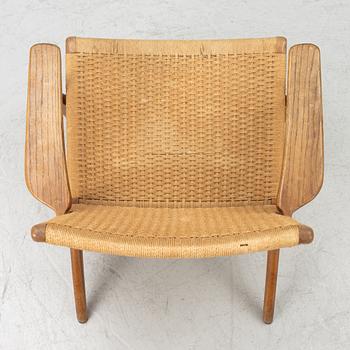 Hans J Wegner, a 'CH 25', Carl Hansen & Søn Møbelfabrik, Odense, Denmark.