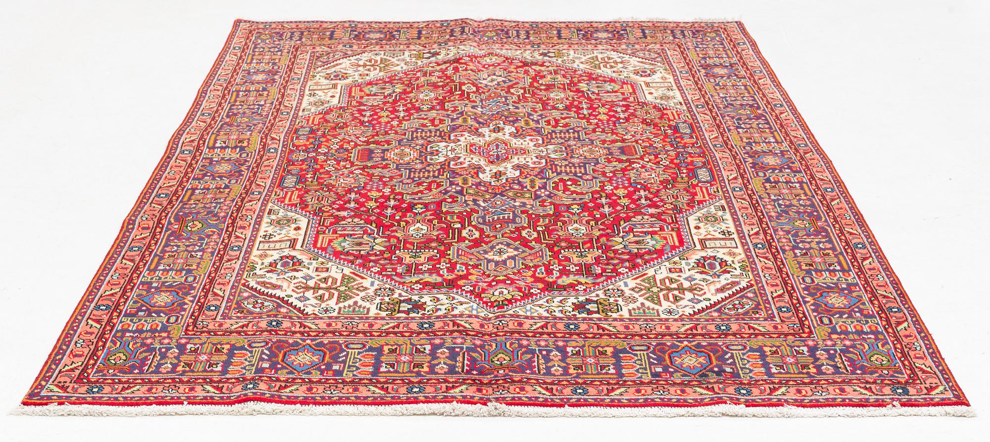 Matta, Täbris, ca 300 x 200 cm.