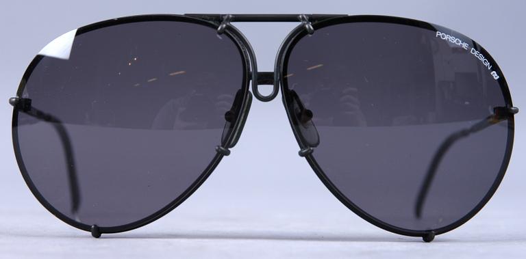 SOLGLASÖGON, Porsche design.