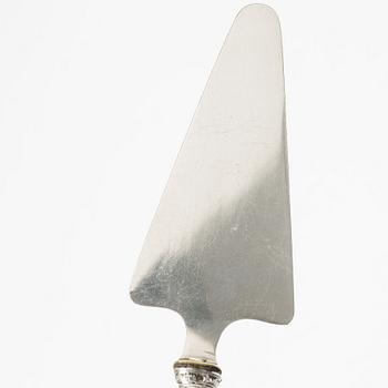 A French silver cake server, mark of Edouard Ernie, Paris after 1882.