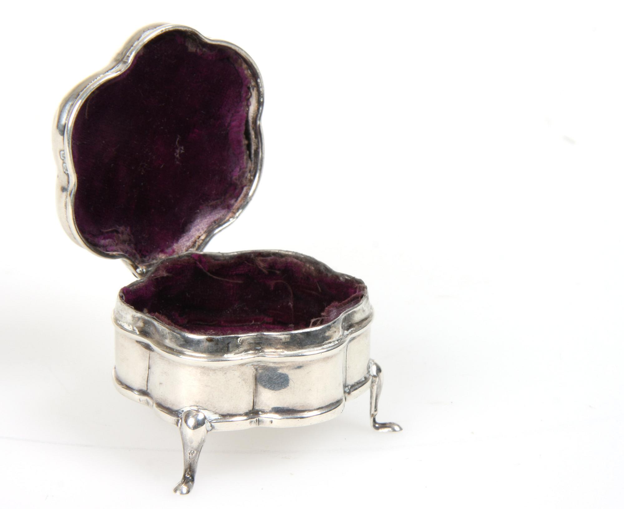 DOSOR, 3 st, silver, 1800/1900-tal. 54 g.