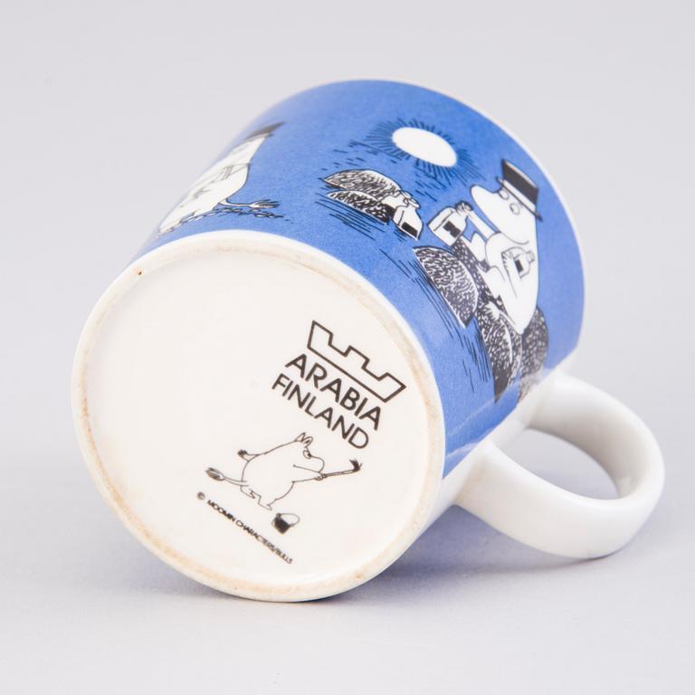 MUMINMUGG, porslin, "Mugg mörkblå", Moomin Characters, Arabia 1991-1999.