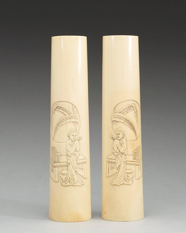 A pair of ivory wrist rests, Qing dynasty (1644-1912).