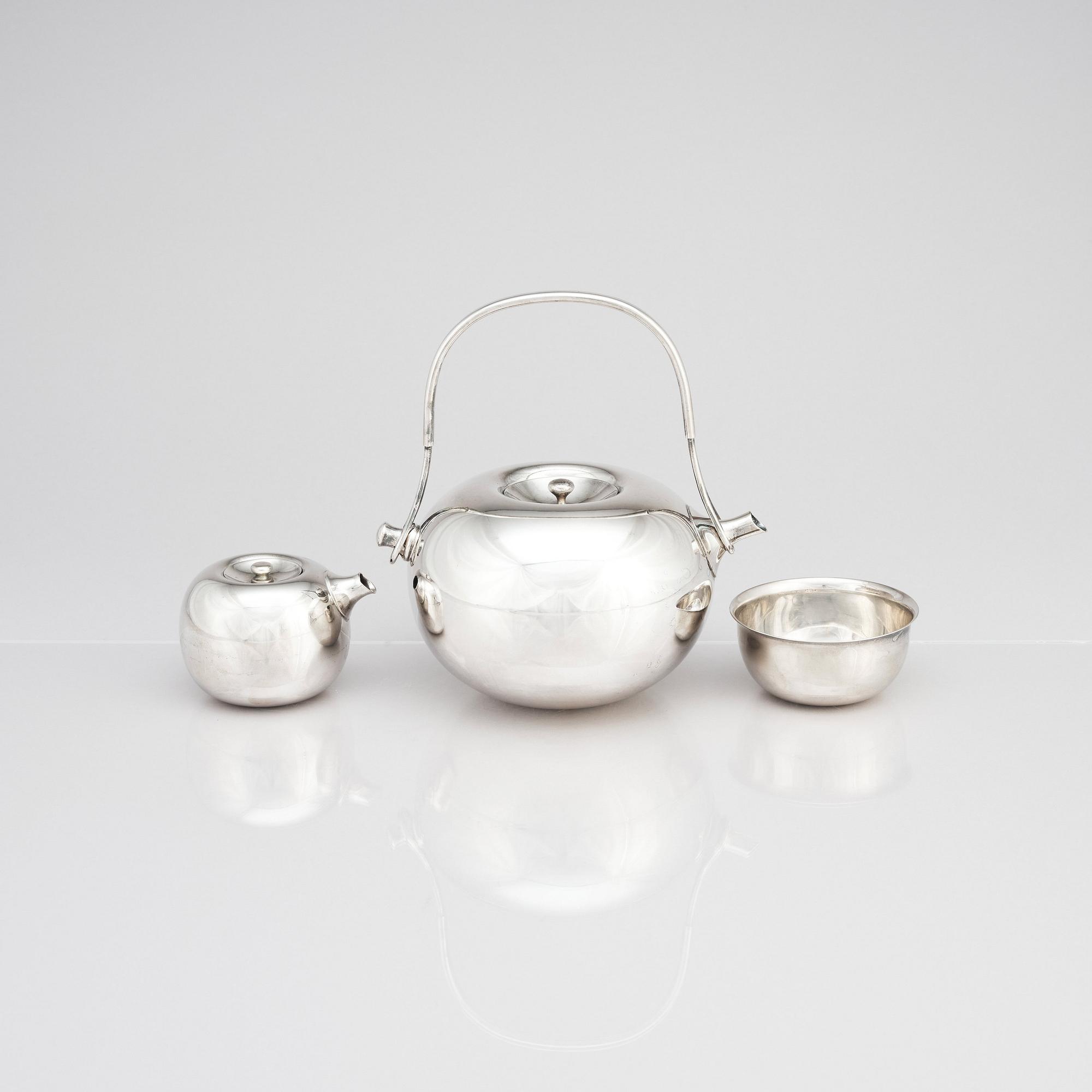 Vivianna Torun Bülow-Hübe, teservis med bricka, 5 delar, Dansk International Designs, försilvrad mässing.