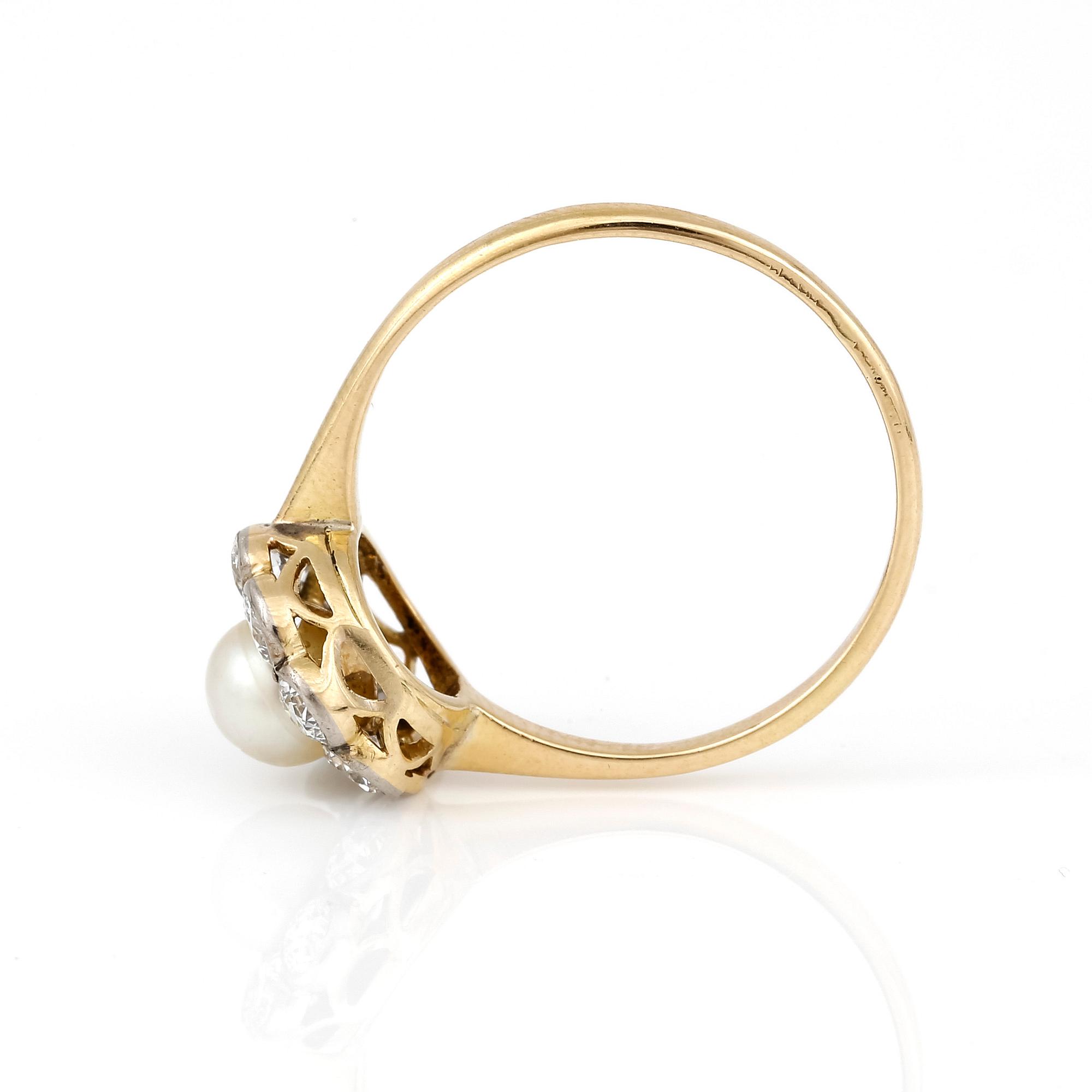 RING, med odlad pärla och gammalslipade diamanter, totalt ca 0,80 ct, Hugo Strömdahl, Stockholm, 1938.
