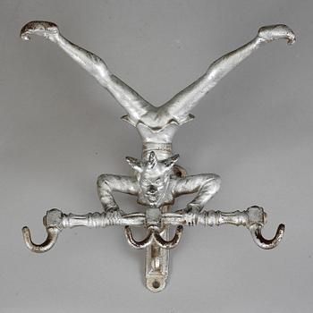 KLÄDHÄNGARE, gjutjärn, 1900-talets första hälft.