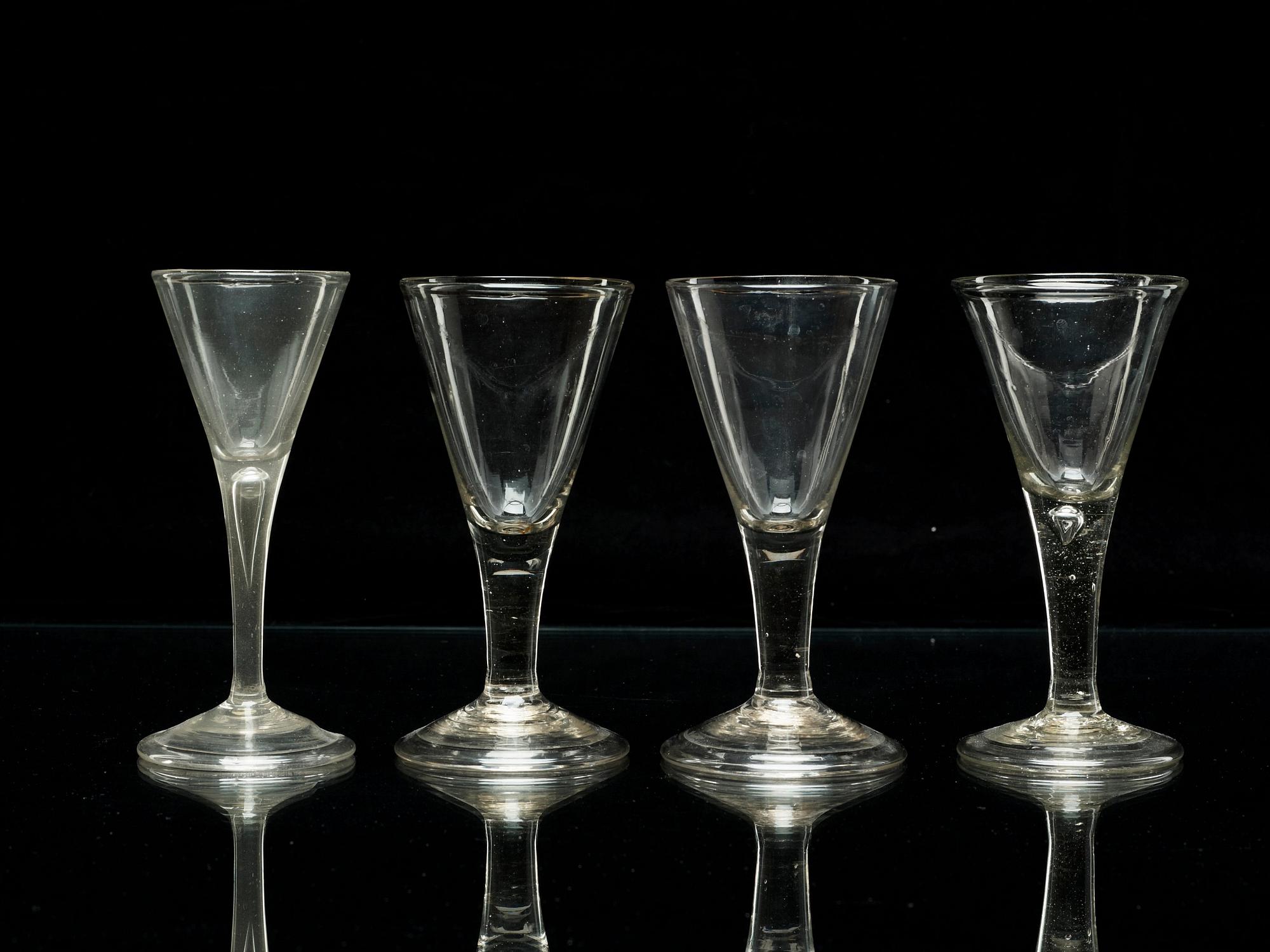 SPETSGLAS, fyra stycken. Sverige, 1700-tal.