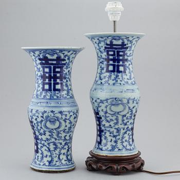 Two blue and white vases, one turned into table lamp, Qing dynasty, 19th century.