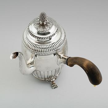 KAFFEKANNA, silver, Johan Petter Grönvall, Stockholm 1834. Vikt ca 679 gram.
