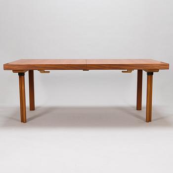 Alvar Aalto, a mid 20th century 'H94' dinig table for Artek.
