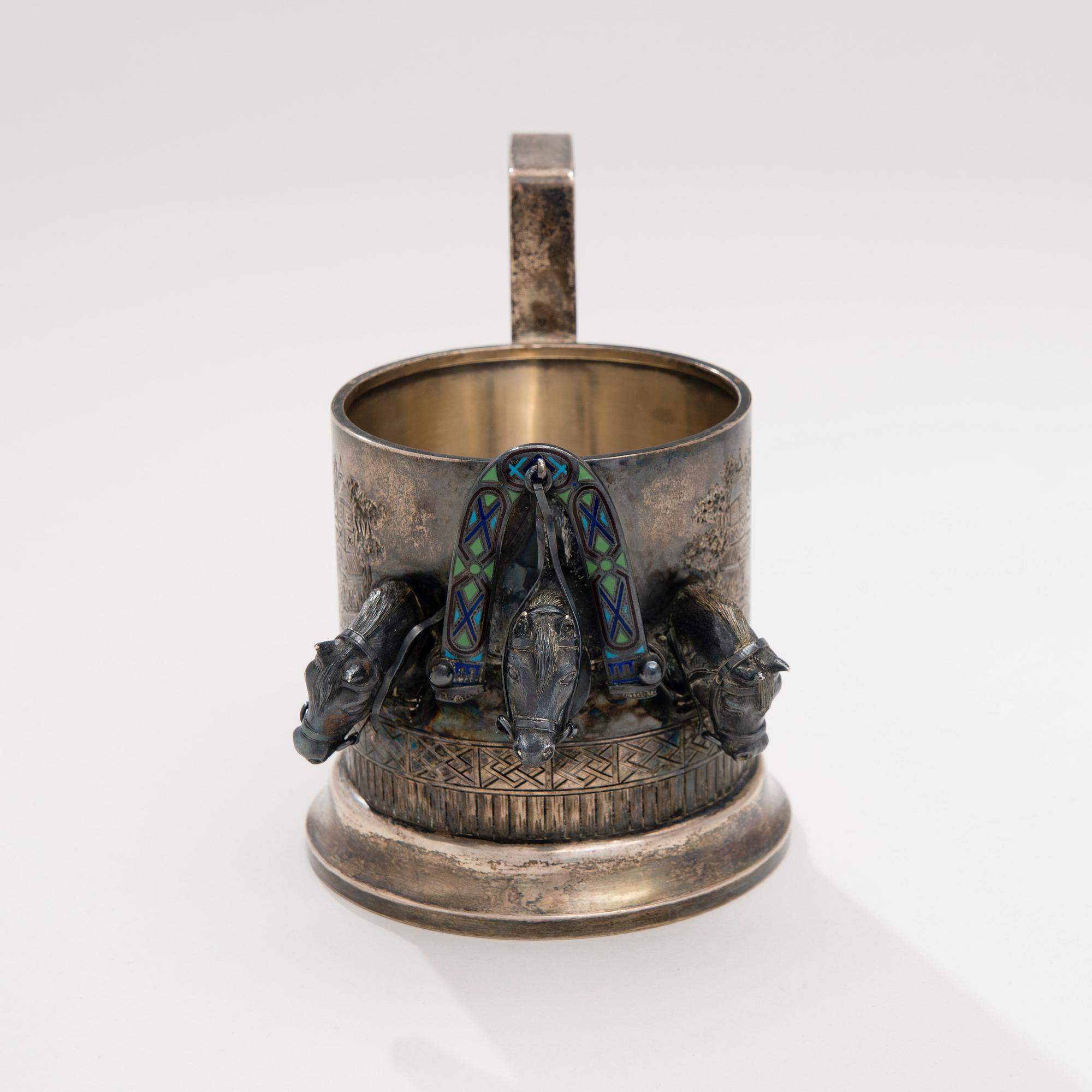 TEGLASHÅLLARE, silver och emalj, St.Petersburg 1895, Timothy Hesketh.