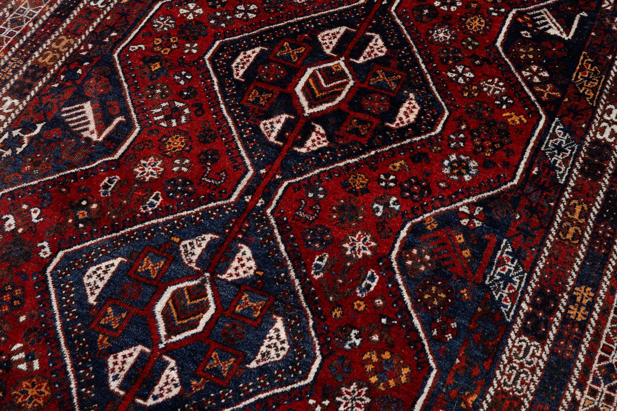 Carpet, approx. 315 x 210 cm.
