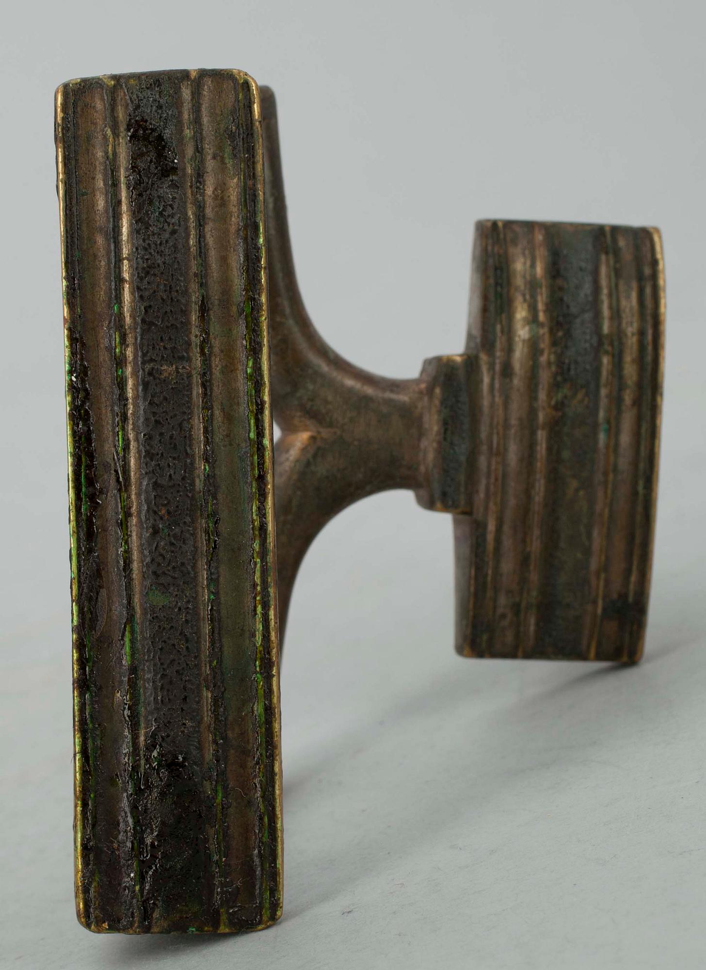 DÖRRHANDTAG, 3 st, brons, bl.a. Alvar Aalto.