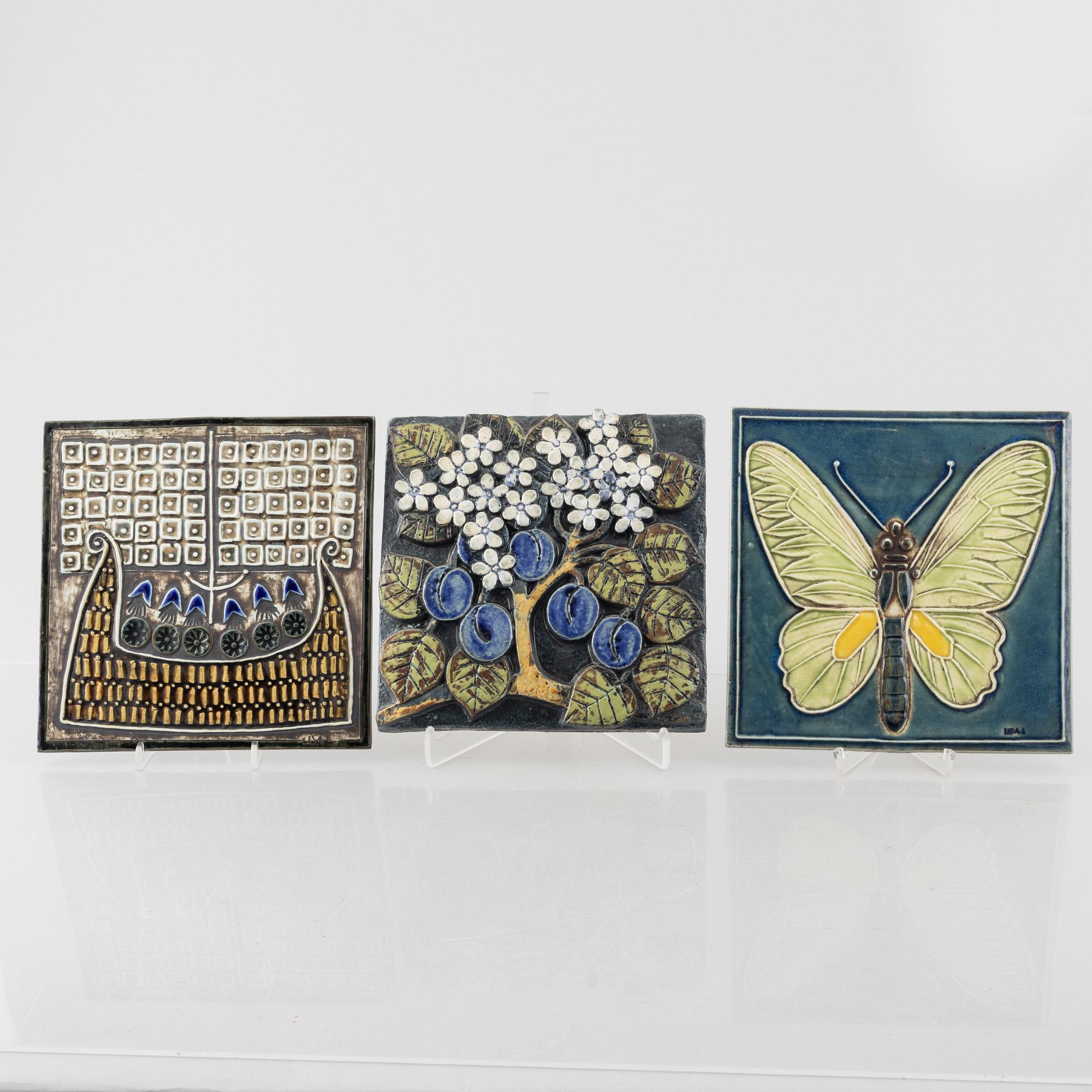 Lisa Larson, väggreliefer, 3 st, stengods, Gustavsberg.