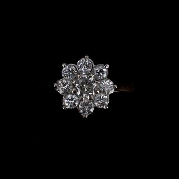 RING, 18K guld. Briljanslipade diamanter ca 0.55 ct. England 1900-talets senare hälft. Vikt. ca 2,9 g.