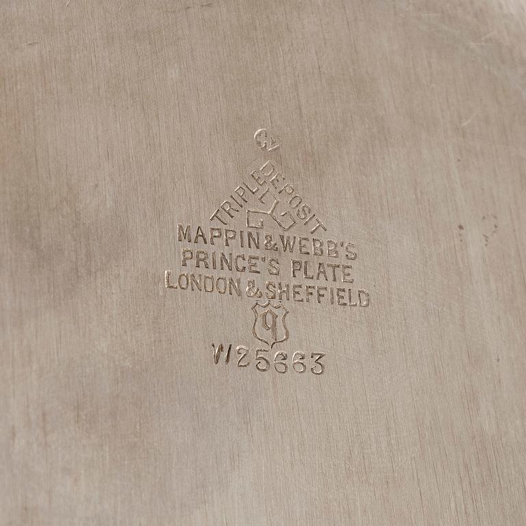 Karott med lock, försilvrad, England, 1900-talets första hälft.