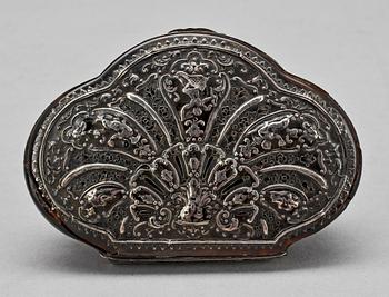 DOSA, silver och sköldpadd, senbarock, 1700-talets första hälft.
