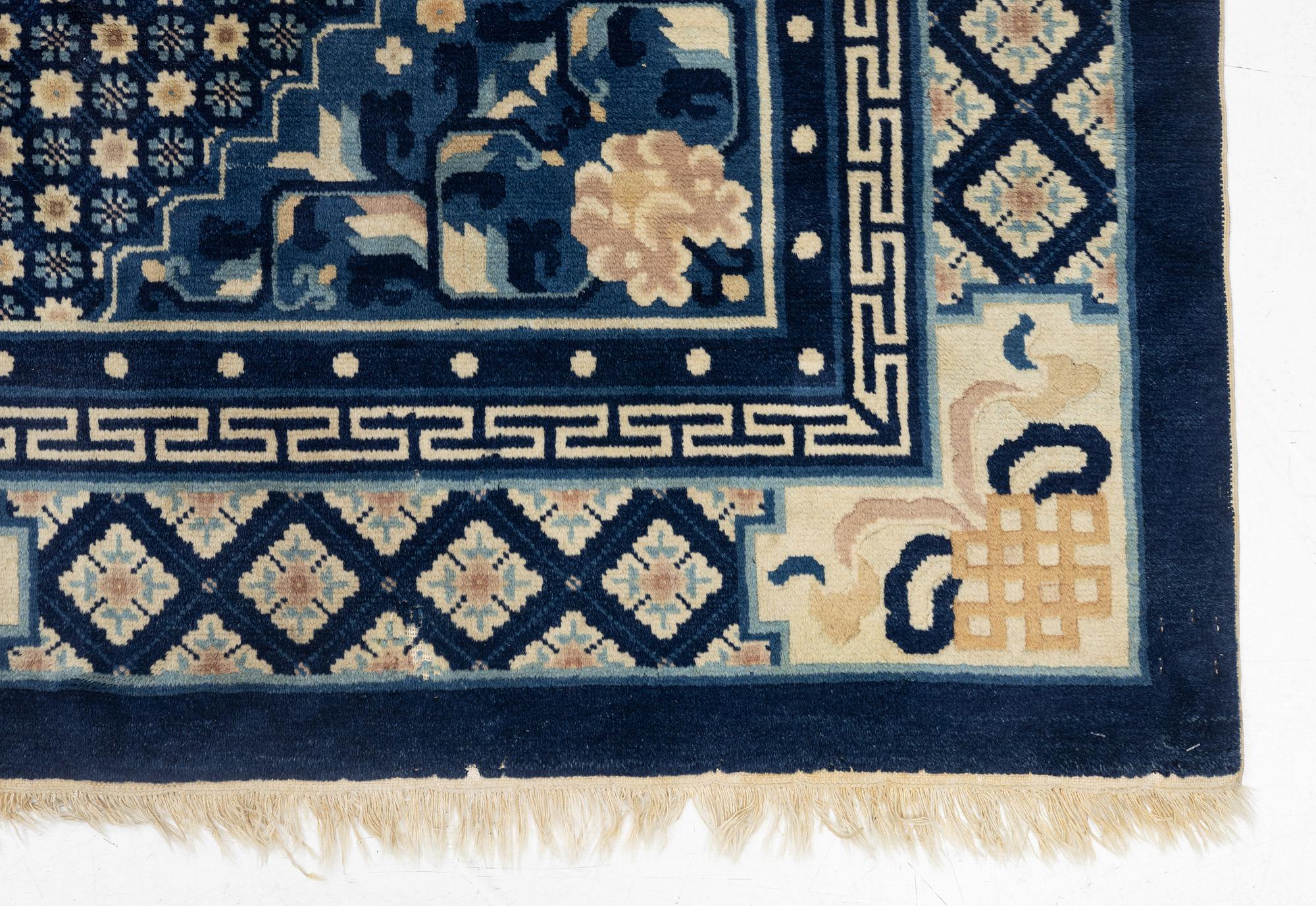 Carpet, China, approx. 274 x 186 cm.