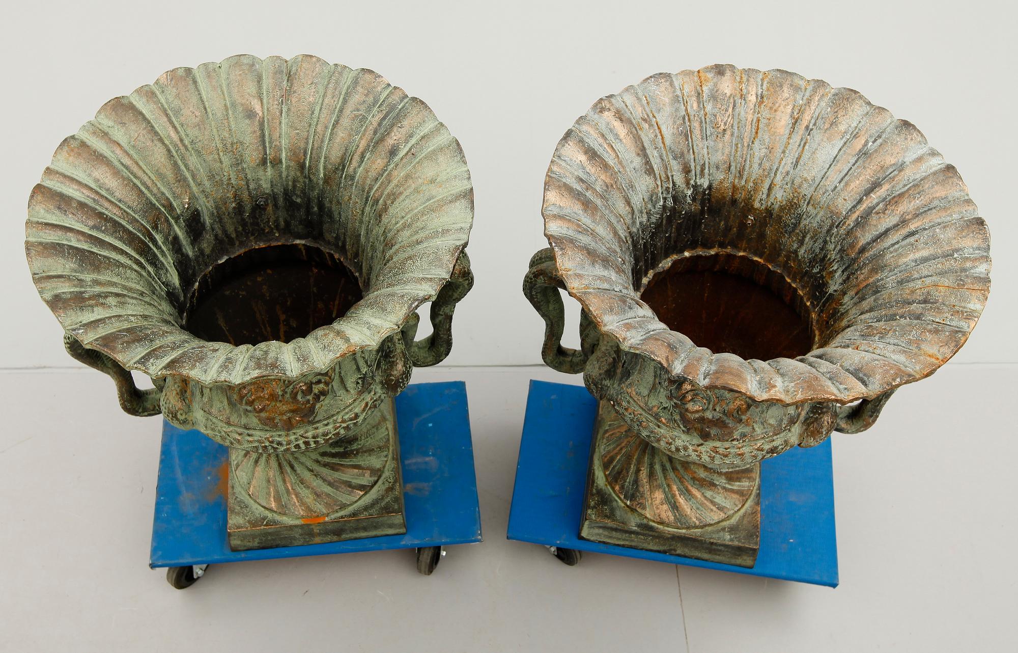 TRÄDGÅRDSURNOR, 1 par, 1900-/2000-tal.