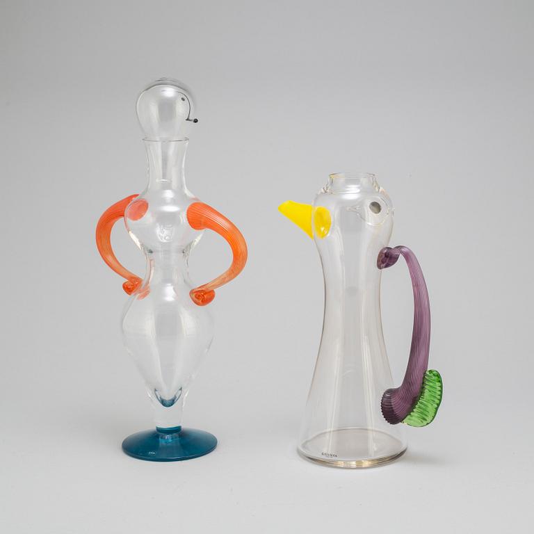 KJELL ENGMAN, karaffer, 2 st, glas,  Kosta Boda, signerade.