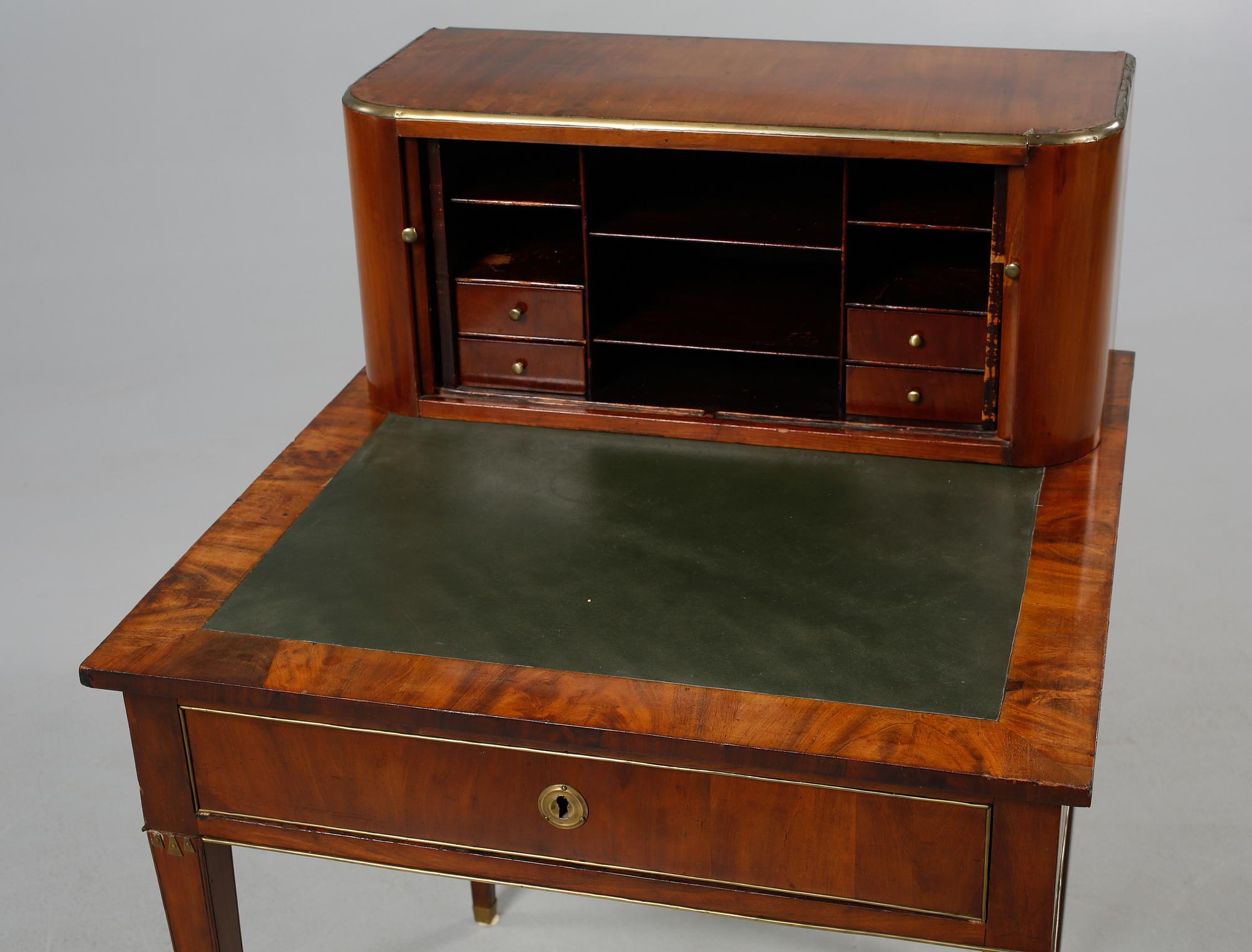 SKRIVBORD, sengustaviansk modell, 1800-talets första hälft.