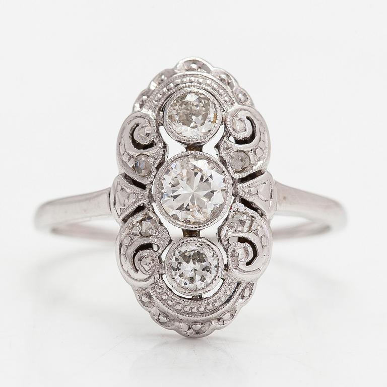 Ring, 18K vitguld, gammal- samt rosenslipade diamanter.