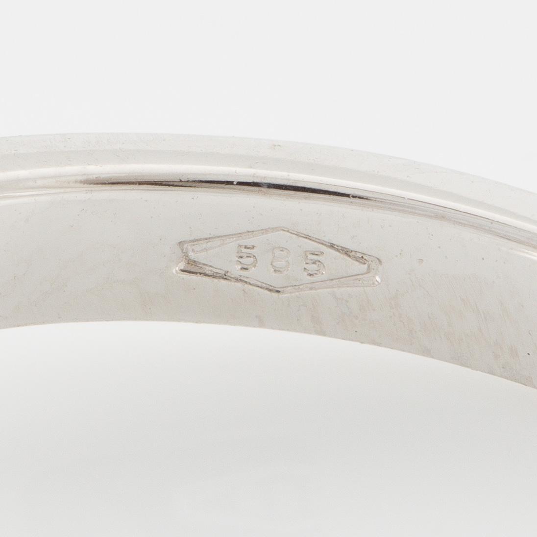 Ring 14K white gold with three tanzanites.