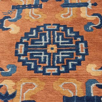 A RUG, antique/semi-antique Ningxia, ca 152,5 x 84 cm.