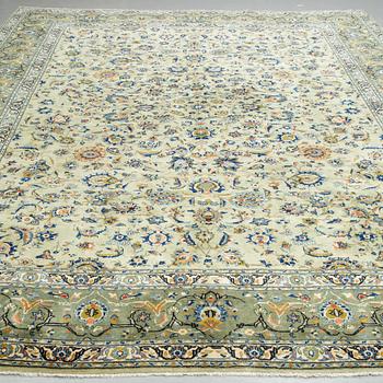 A carpet Kashan, 400 x 297 cm.
