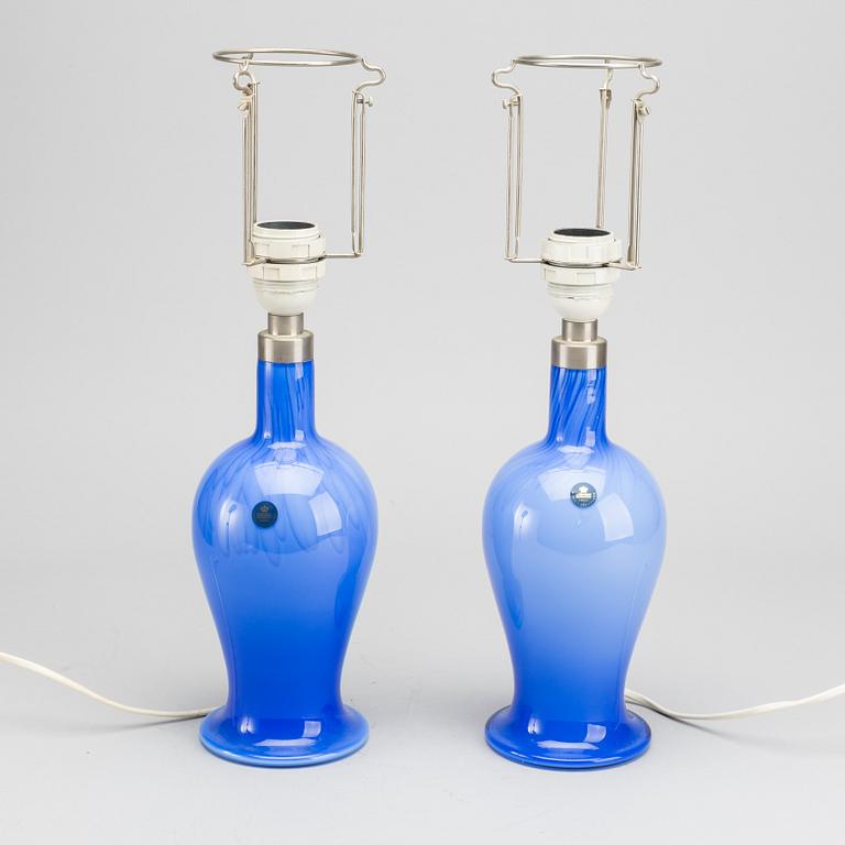 A PAIR OF GLASS TABLE LAMPS FROM ROYAL COPENHAGEN.