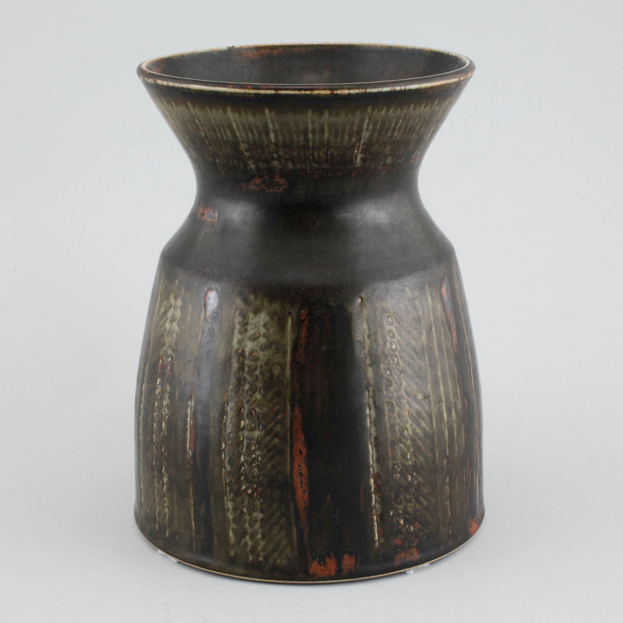 Unique stoneware vase by CARL-HARRY STÅLHANE, Rörstrand, signed, 1960s.