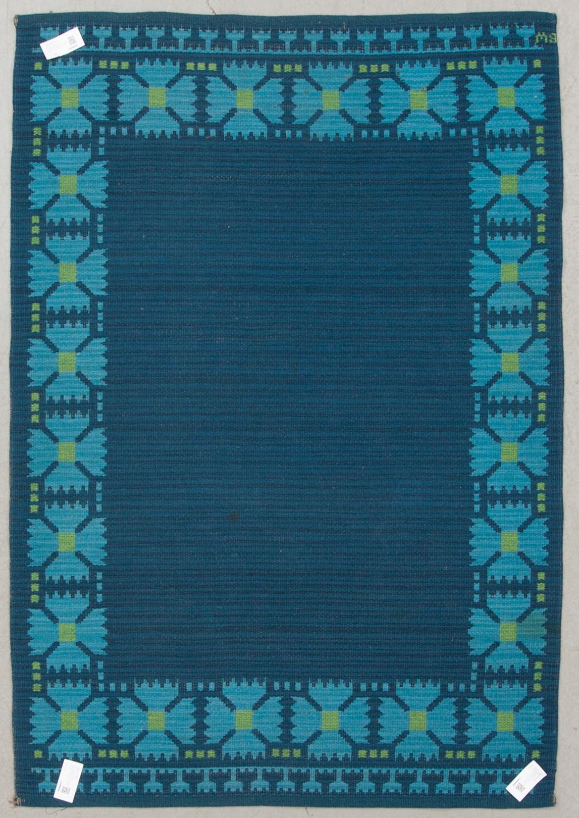 MATTA, dubbelsidig, monogramsignerad BW (Berit Woelfer möjligen). Ca 202 x 141 cm.