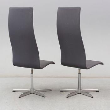 ARNE JACOBSEN, a pair of 'Oxford' chairs, Fritz Hansen, Denmark, 2005.