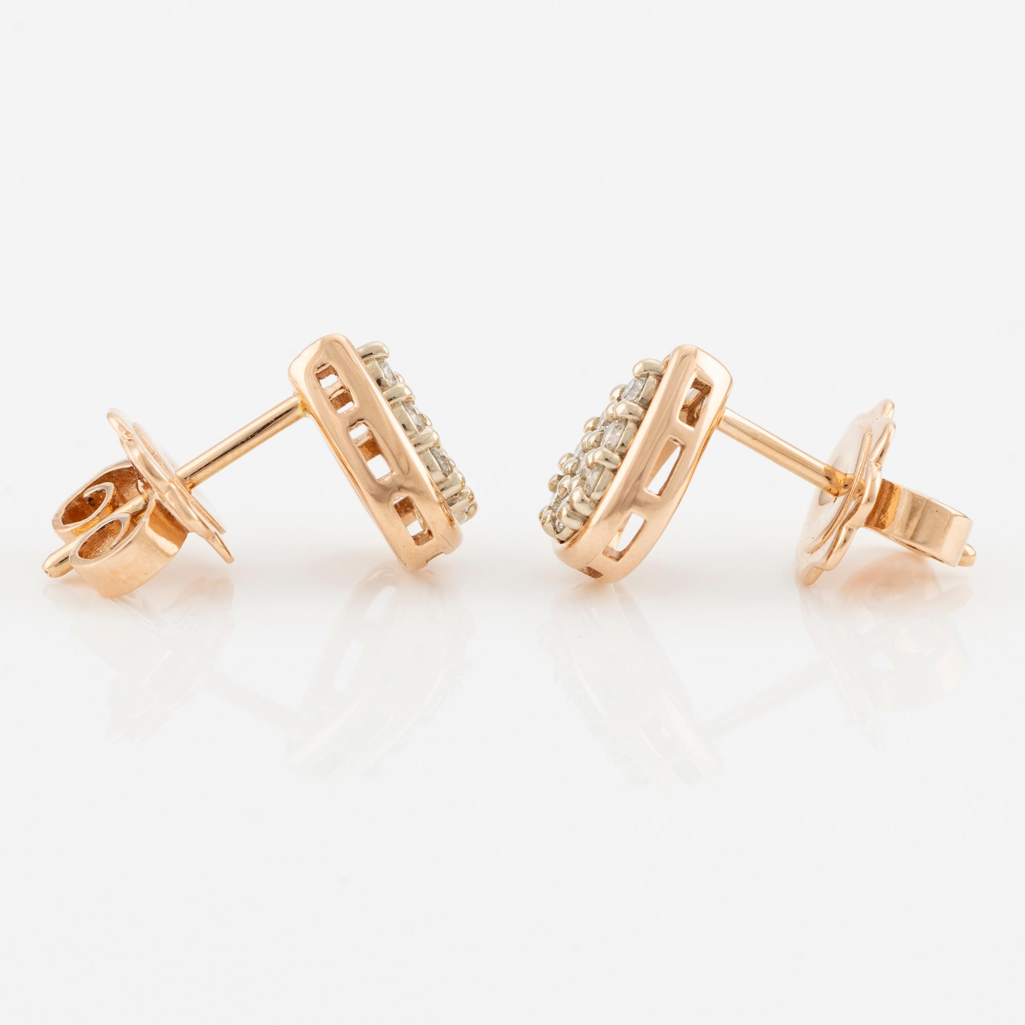 Drop-shaped earrings with brilliant-cut diamonds.
