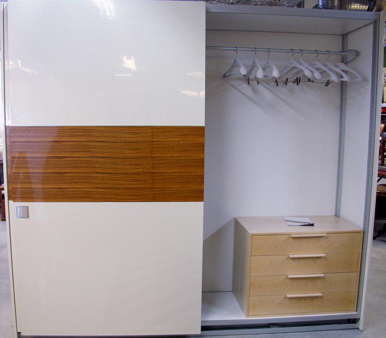 GARDEROB. Frighetto, modell Bilbao. Design Vittore Vielmo, 1999.